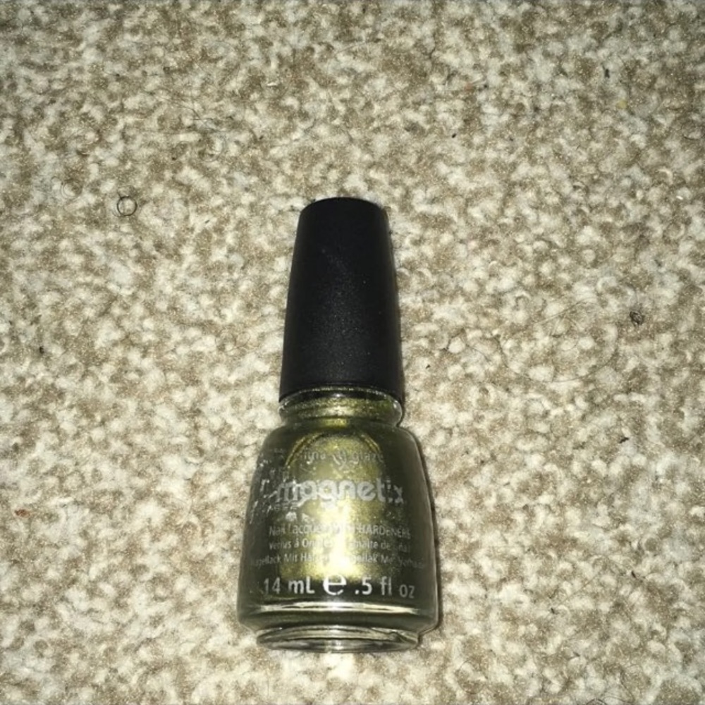 NWOT China Glaze Magnetix Nail